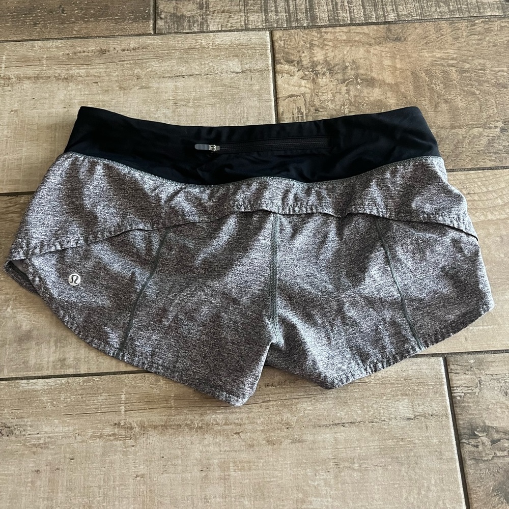 Lululemon Hotty Hot Short 4’’